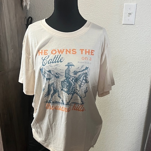 Tops - Cream Graphic T-Shirt